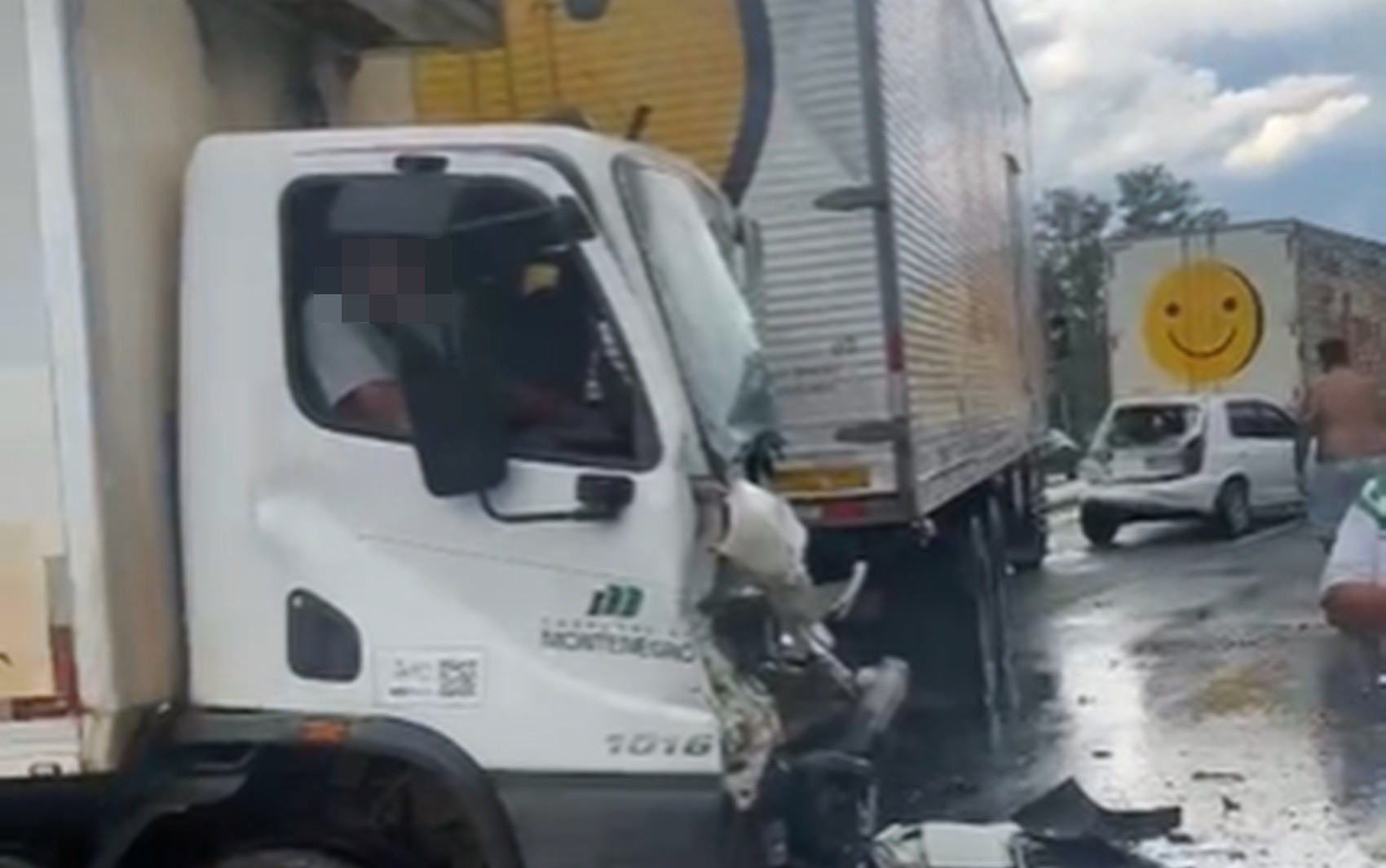Acidente envolvendo cinco veículos deixa trecho da Fernão Dias interditado por duas horas em Campanha, MG