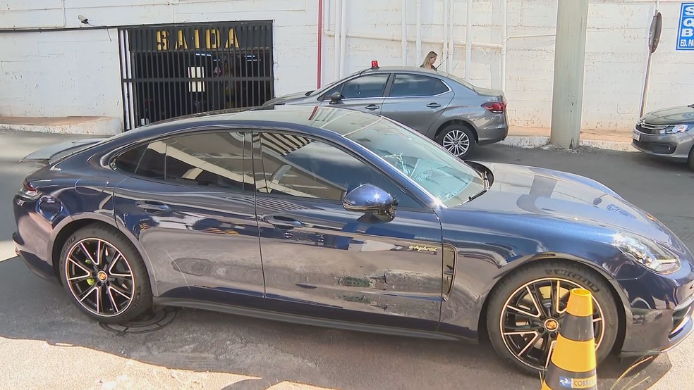 Carro apreendido com o "careca do INSS", investigado por fraude no instituto — Foto: TV Globo/Reprodução