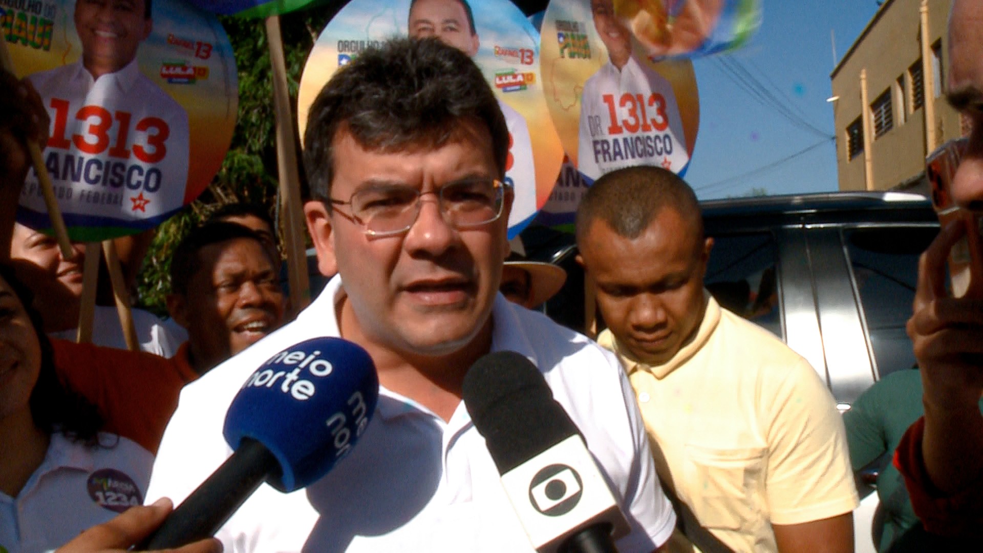 Rafael Fonteles defende apoio do governo a pequenos empreendedores em visita a mercado público em Teresina