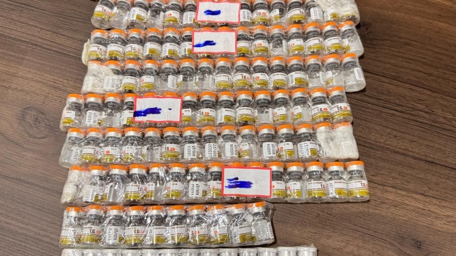 Receita Federal apreende 288 ampolas de Mounjaro, avaliadas em R$ 252 mil, em transportadora em Fortaleza