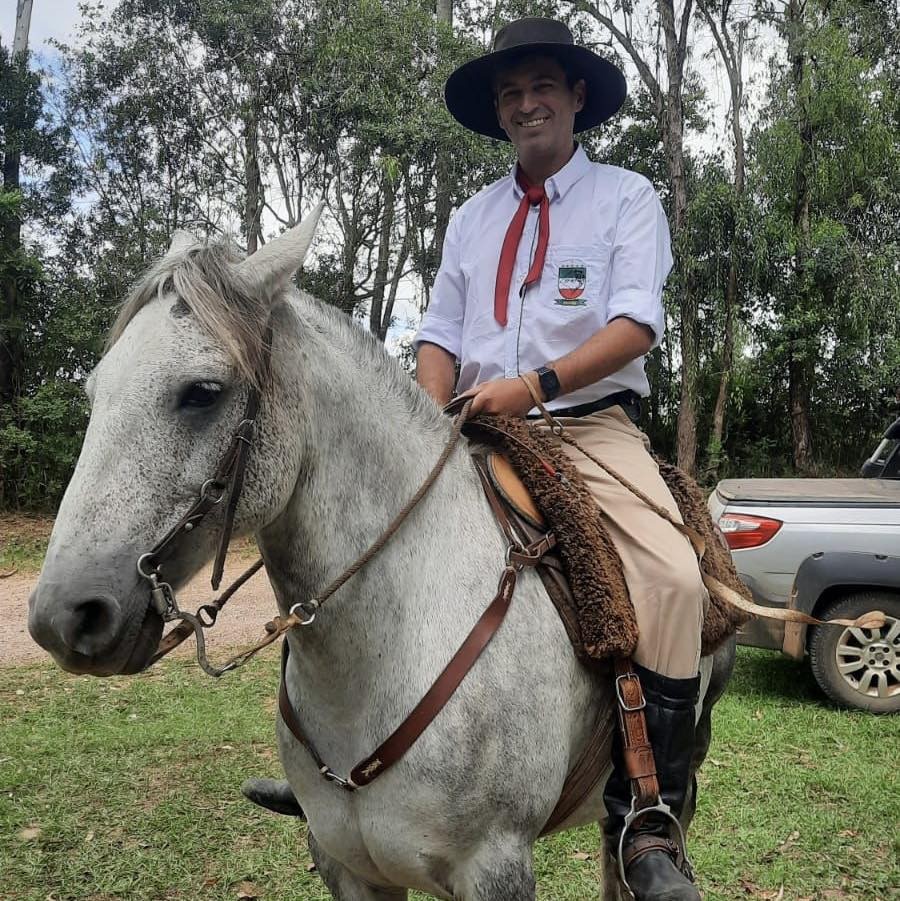 Prefeito troca presentes de aniversário por doações a CTG e arrecada R$ 12 mil em festa no RS