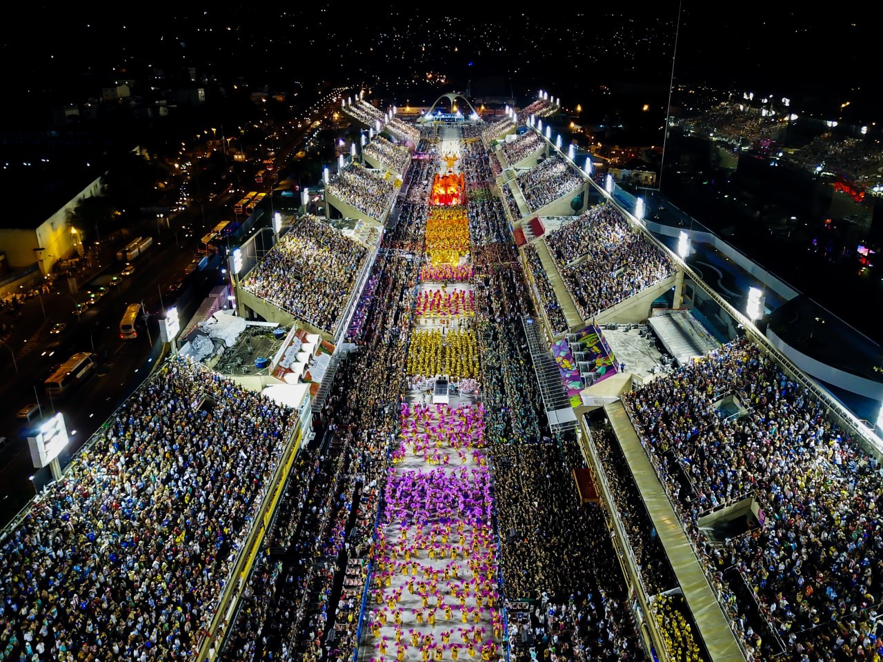 MPRJ entra com ação para que Liesa adote transparência na venda de frisas para o Carnaval 2026