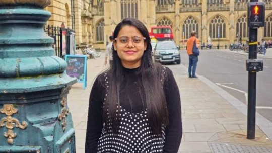'O trânsito me salvou': estudante perdeu voo da Air India que caiu por apenas 10 minutos - Bhoomi Chauhan diz que perdeu seu voo para Londres após chegar atrasada ao aeroporto de Ahmedabad.