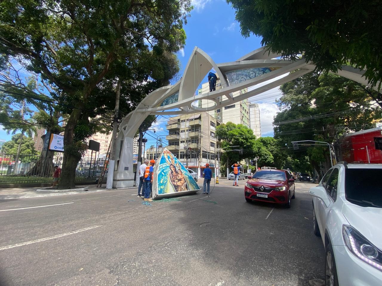 Arcos da av. Nazaré são retirados para reforma em preparação ao Círio 2025