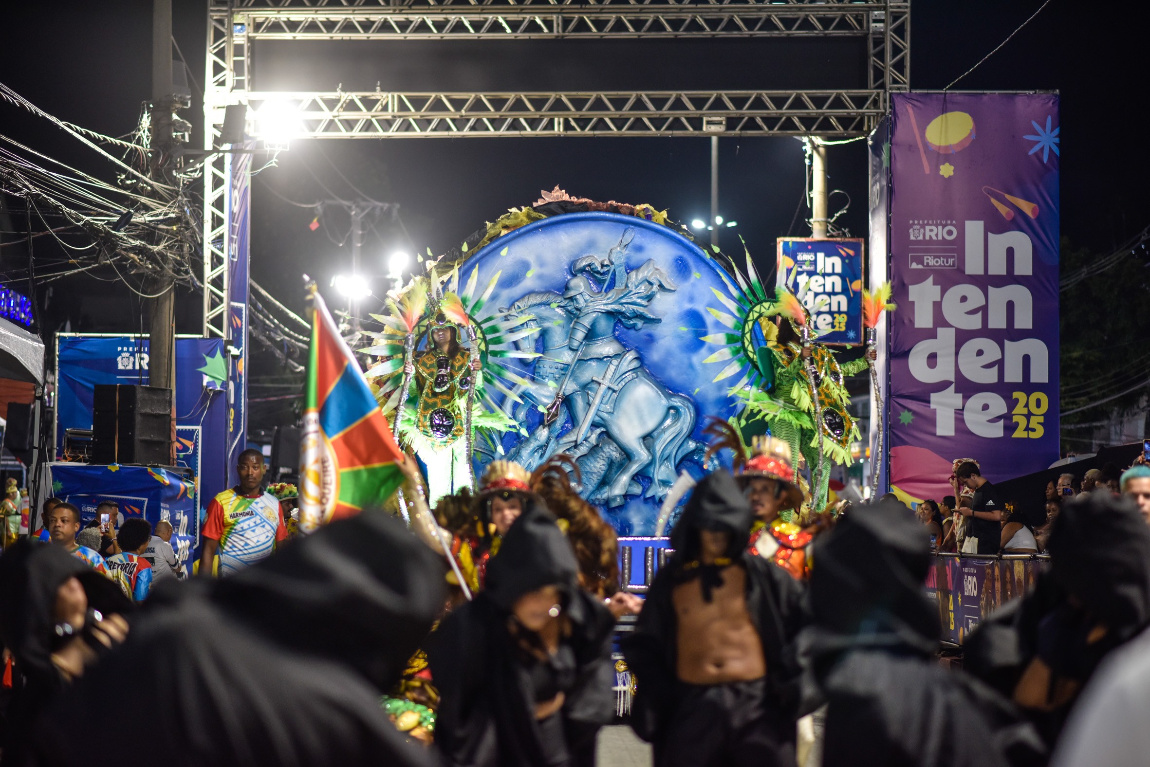 Confira a ordem dos desfiles das Séries Prata, Bronze e blocos na Intendente Magalhães