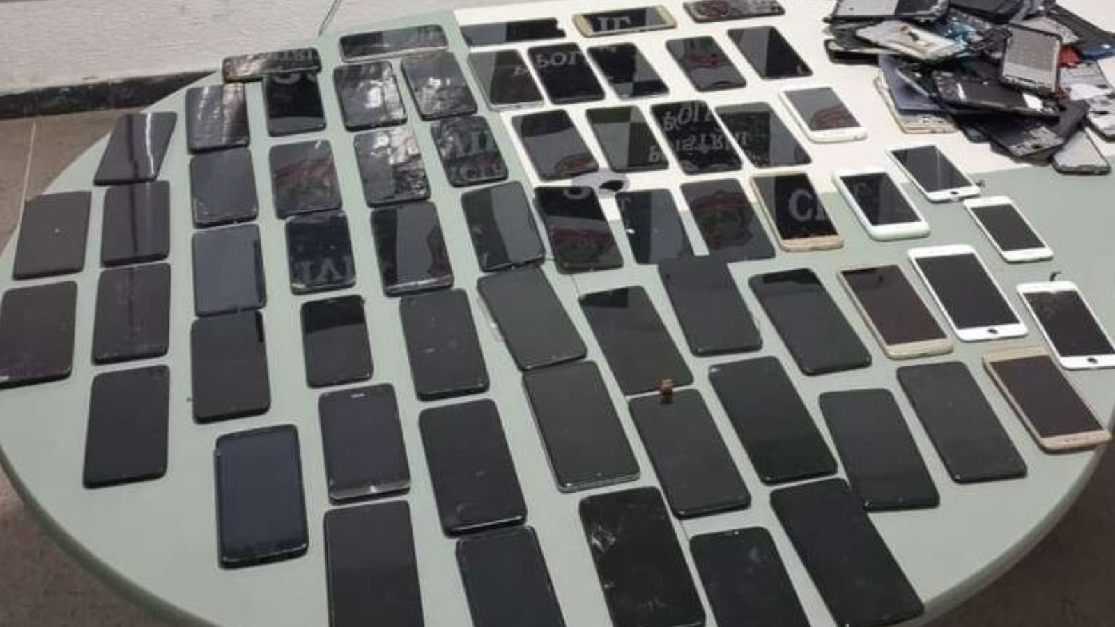 Comerciante é preso no Centro de Fortaleza com mais de 60 celulares roubados