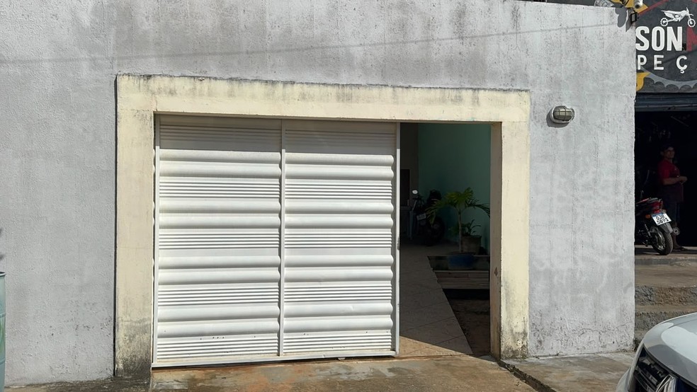 Casa onde o crime ocorreu — Foto: Sérgio Henrique Santos/Inter TV Cabugi