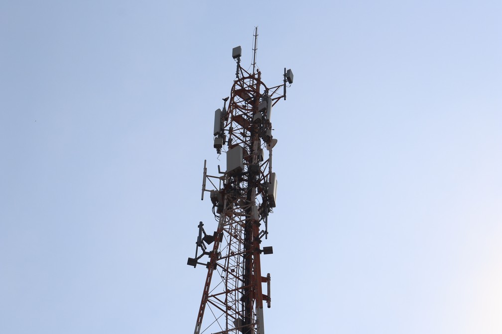 Torre com antenas de internet, em Presidente Prudente (SP) — Foto: Leonardo Bosisio/g1