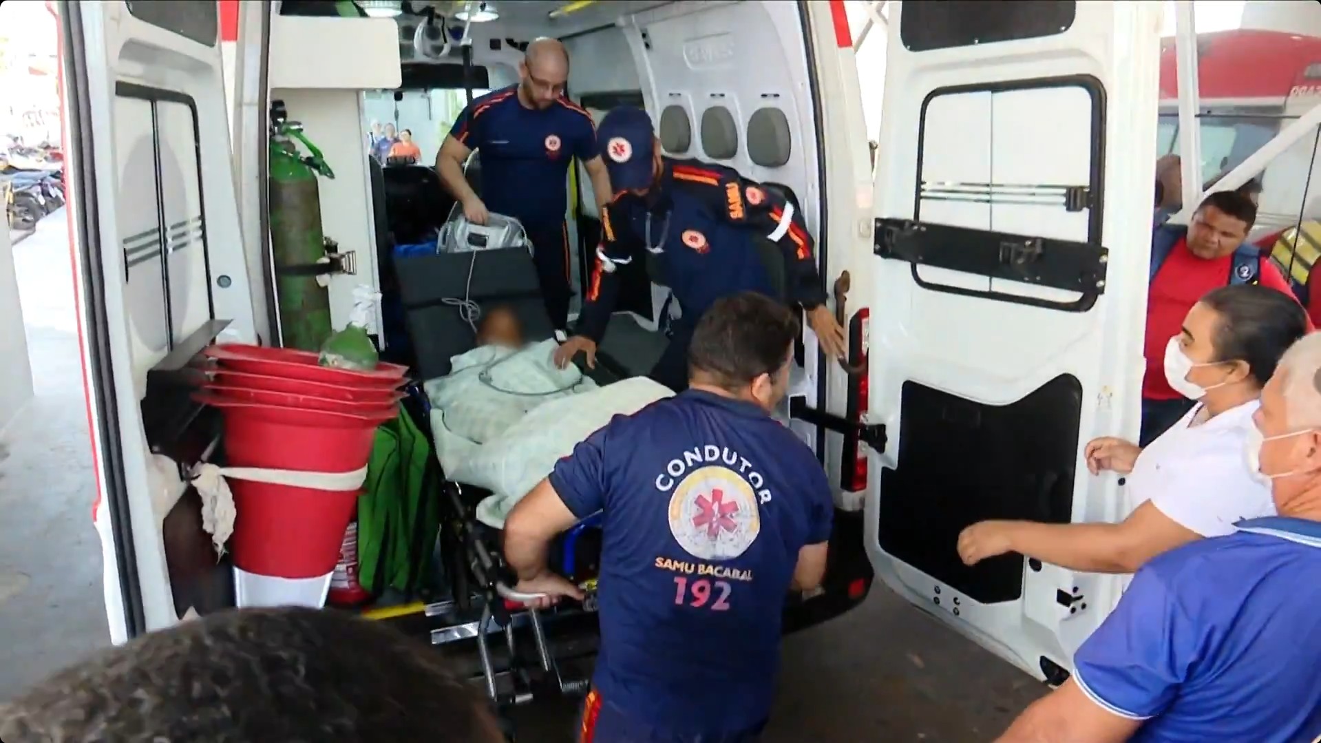 Menino de 8 anos perdeu 10 kg em 3 dias perdido na mata; seus dois primos ainda estão desaparecidos