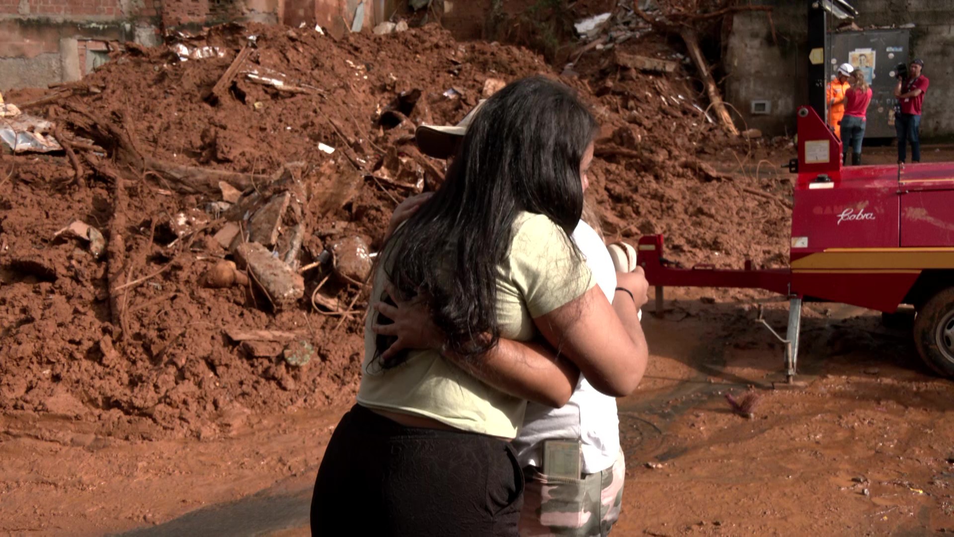 'Tudo o que tinha nessa vida', diz moradora que perdeu a mãe e a filha de 2 anos em Juiz de Fora