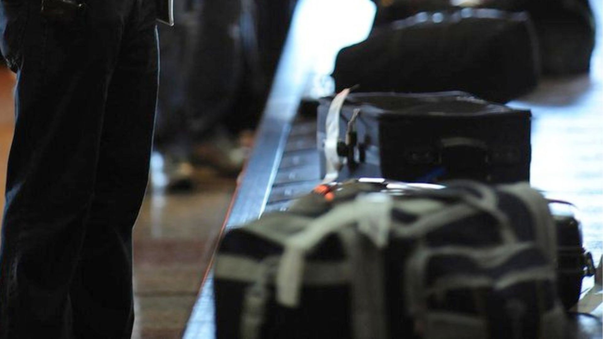 Companhia aérea paga R$ 7 mil por despachar bagagens sem donos