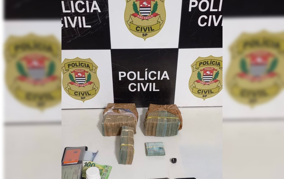 1 de 2
Homem de 50 anos foi preso em flagrante pela Pol&iacute;cia Civil na sexta-feira (15) durante um mandado de busca e apreens&atilde;o em Barra Bonita (SP) &mdash; Foto: Pol&iacute;cia Civil