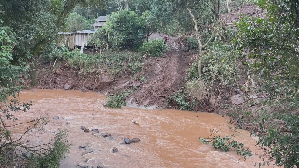 Vila Cristina sem a ponte — Foto: Reprodução/ RBS TV