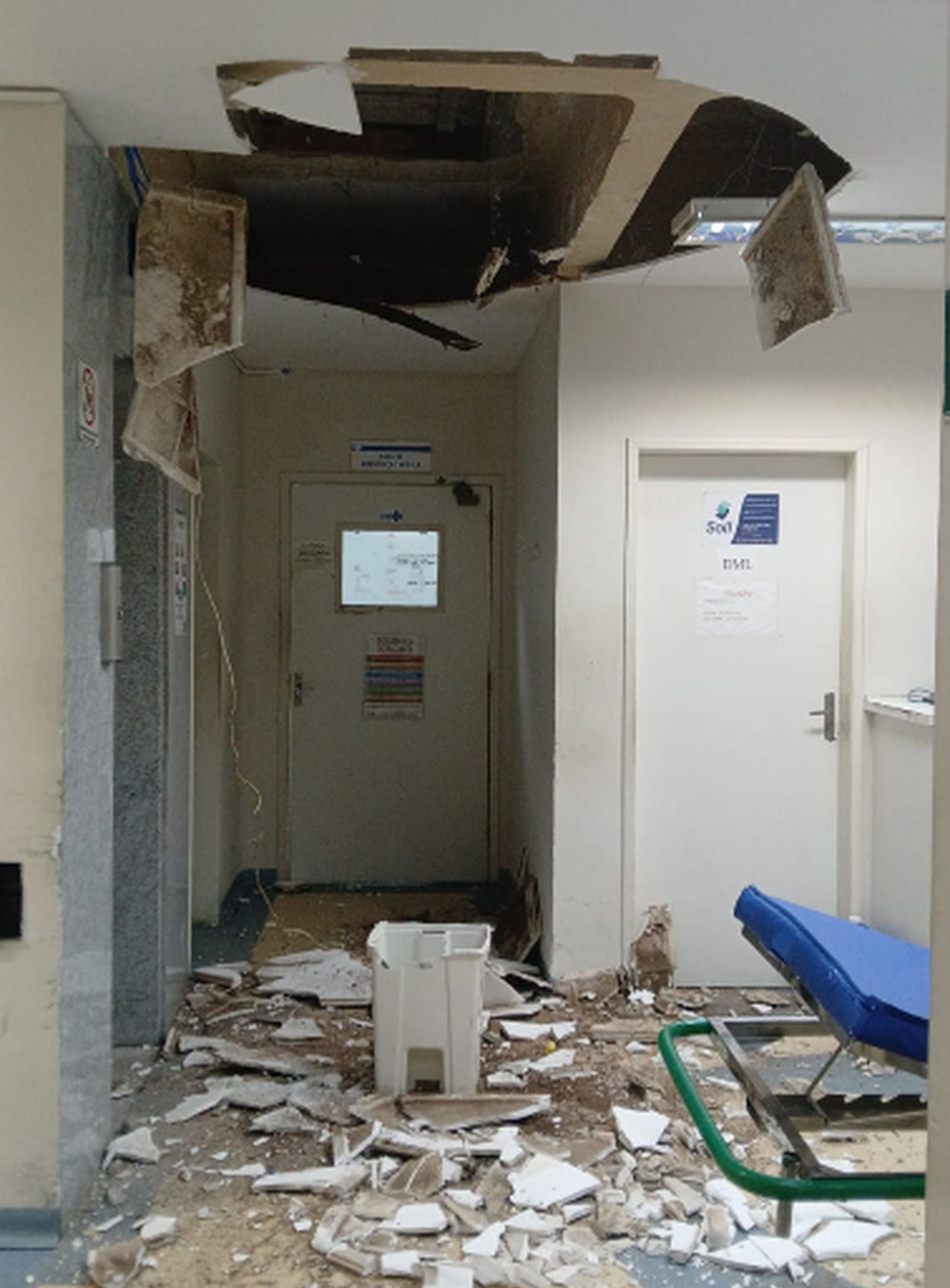 Teto de ala do Hospital Universitário de Aracaju desaba parcialmente  