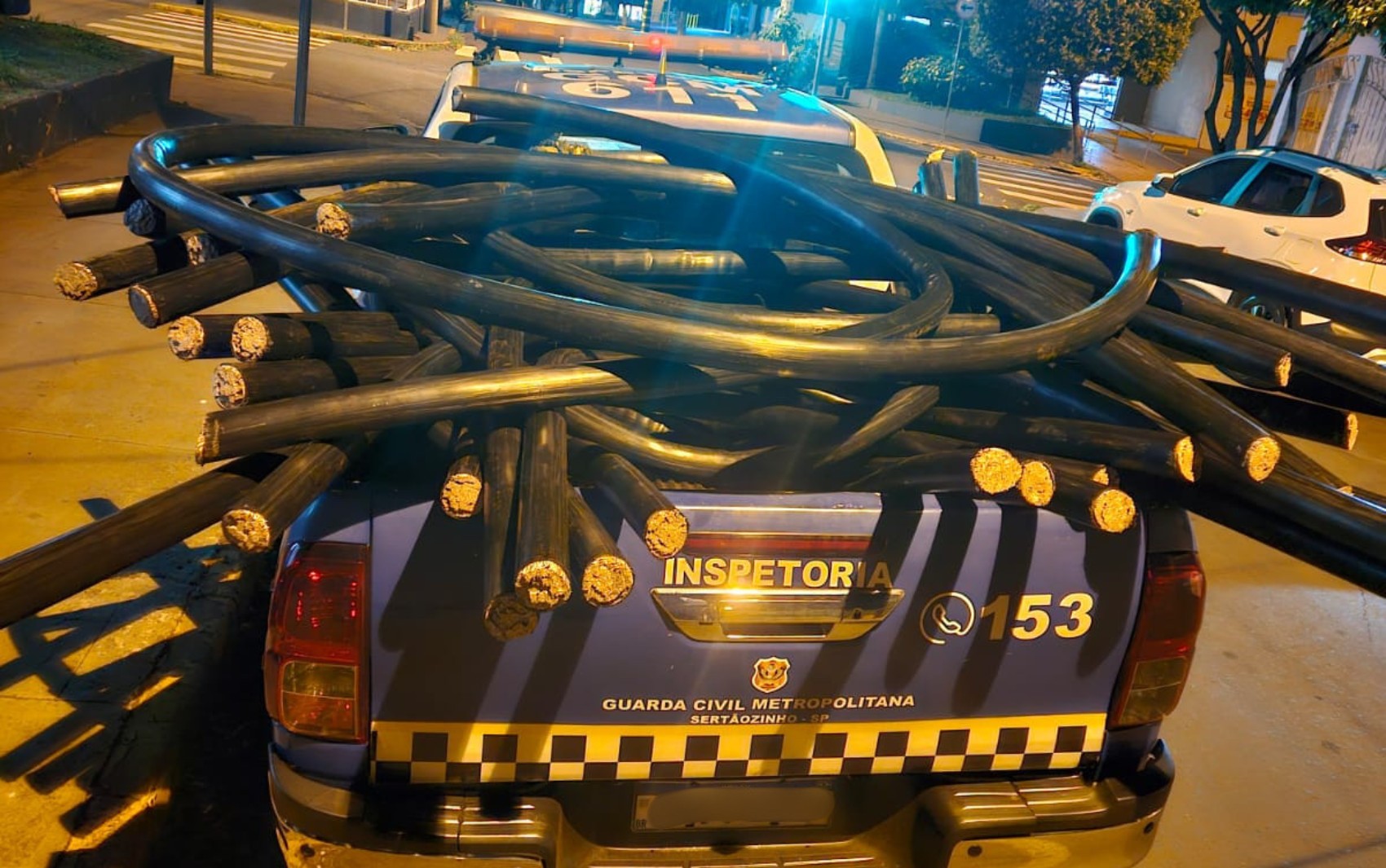 Homem é preso por envolvimento em quadrilha que tentou furtar meia tonelada de fios de cobre em Sertãozinho, SP