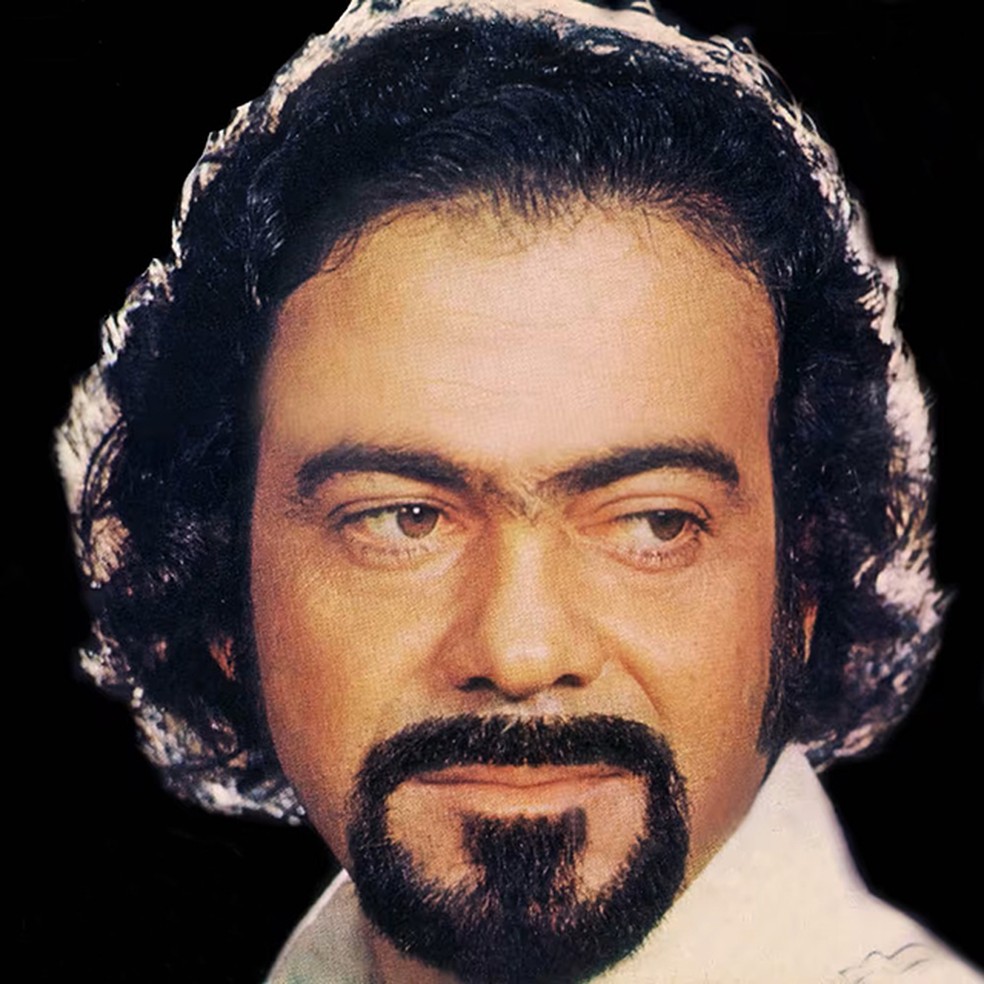 Lindomar Castilho na capa do álbum 'Eu canto o que povo quer', de 1974 — Foto: Divulgação