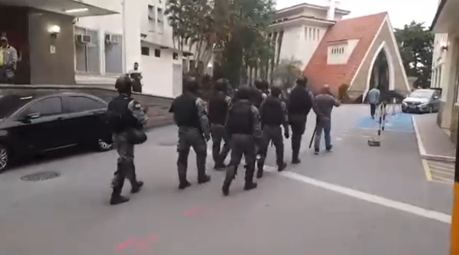 No 5º dia de protesto, polícias Militar e Federal retiram manifestantes do Hospital Federal de Bonsucesso para nova direção assumir