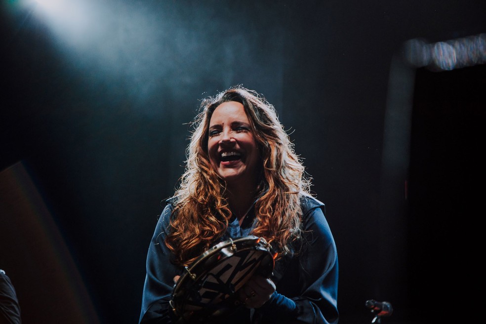 Cantora Ana Carolina na turnê 'Ana canta Cássia Eller' — Foto: Íris Alves/Divulgação
