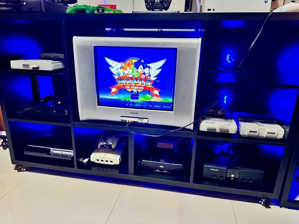 Alguns dos videogames da coleção de Luiz ? Foto: Reprodução/Arquivo pessoal