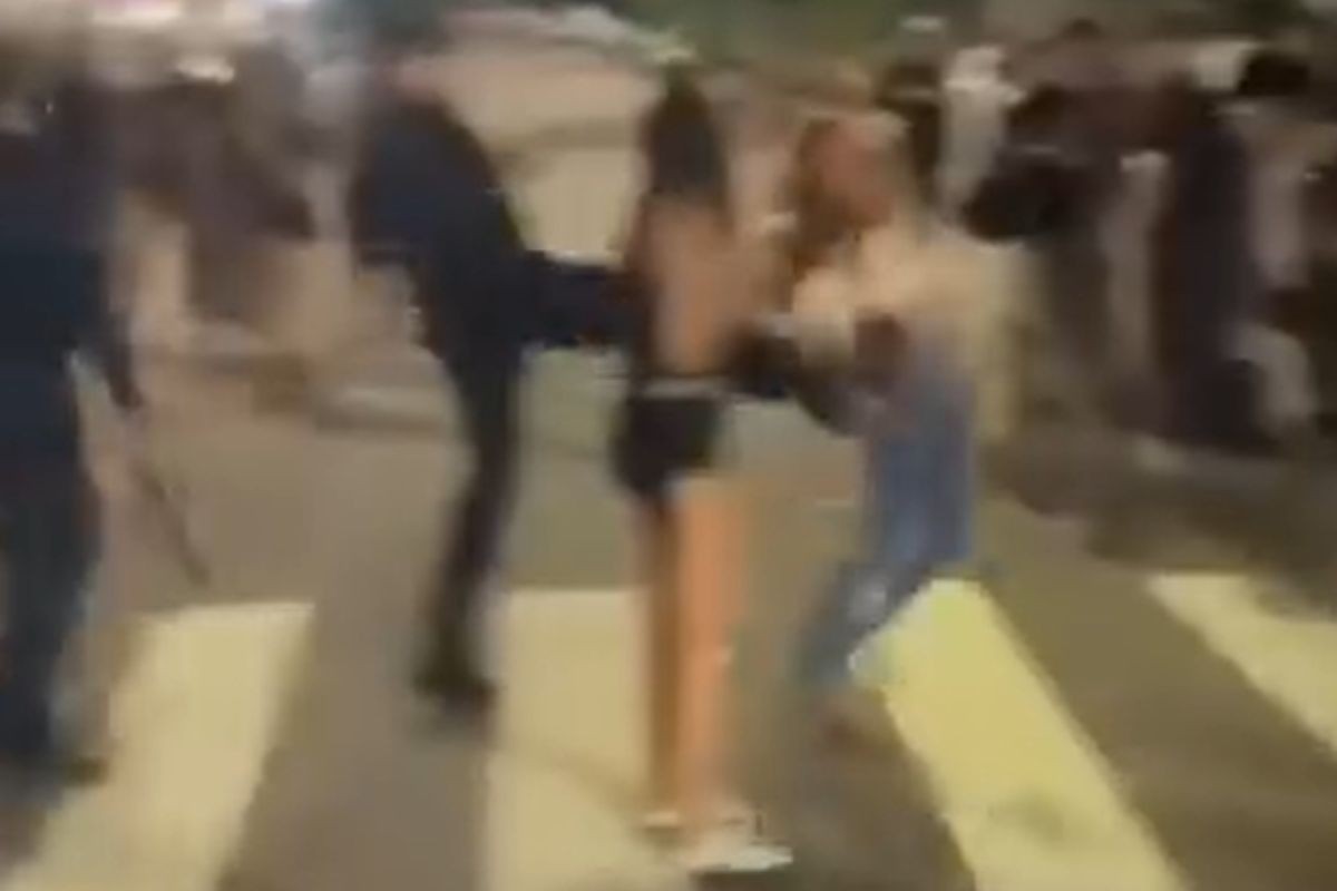 Vídeo mostra polícia chutando jovem de costas durante Carnaval em Campo Grande