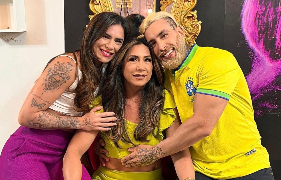 Djidja, a mãe Cleusimar Cardoso e o irmão, Ademar Cardoso. — Foto: Arquivo Pessoal