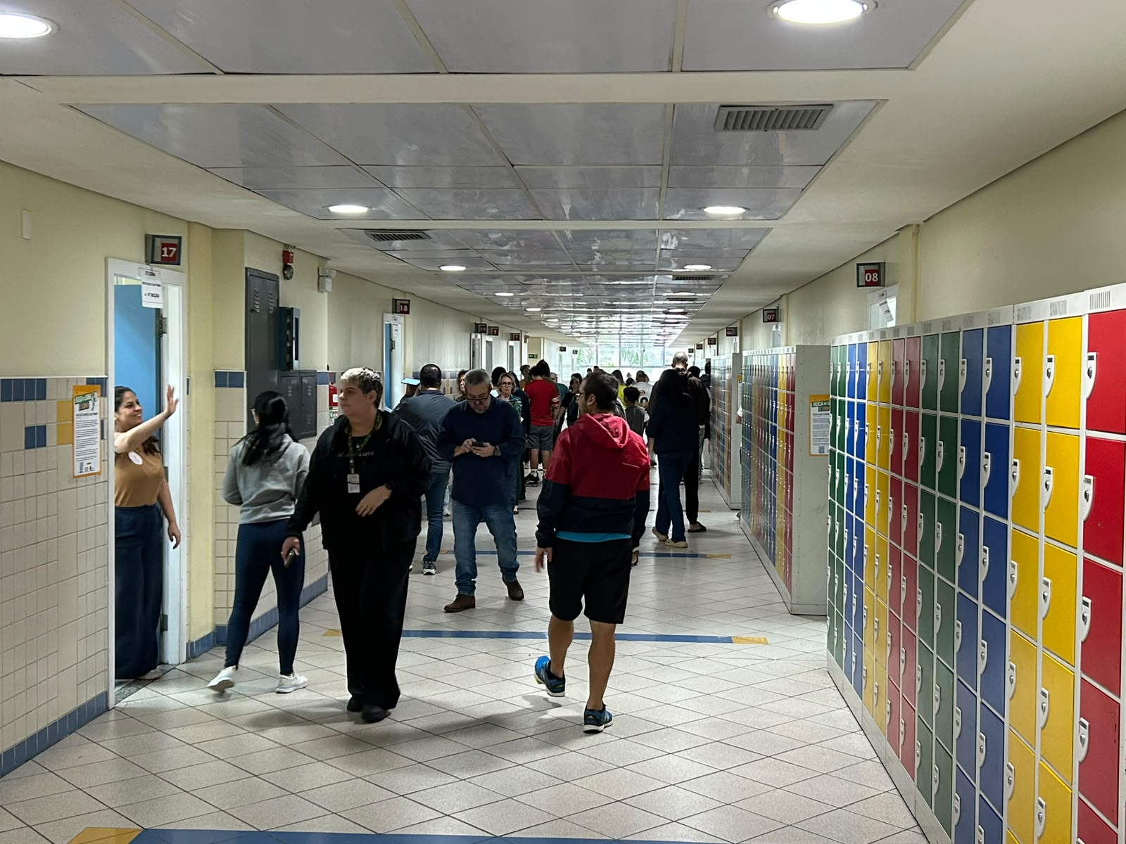 Eleições 2026: votação começa na Baixada Santista com previsão de tempestade