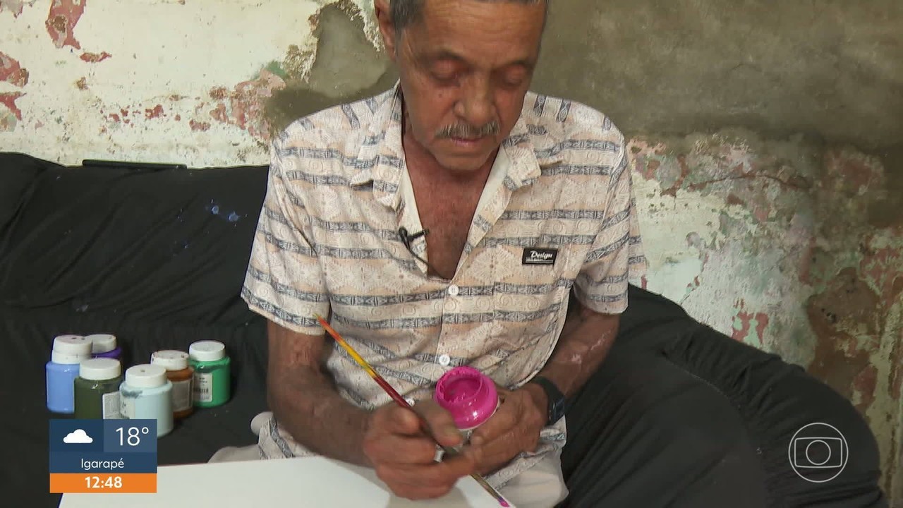 Carroceiro vira pintor e ganha exposição em BH após mudar de vida ao achar tela em branco