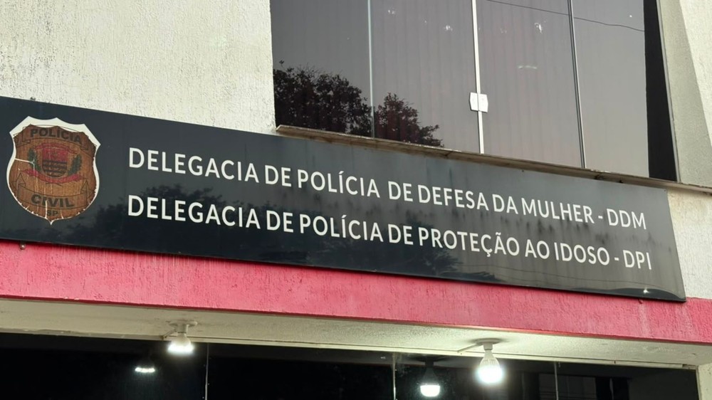 Mulher tem casa invadida e é atacada com golpes de faca em Araçatuba-SP
