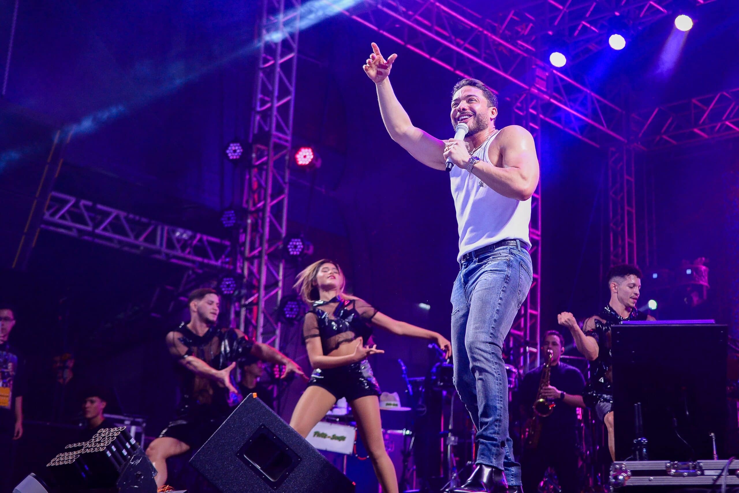 Show de Wesley Safadão teve mais de 40 mil pessoas na Expoacre Juruá 2025 em Cruzeiro do Sul, diz governo