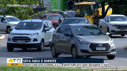 Acionar a seta do veículo pode evitar acidentes de trânsito; infração pode gerar multa