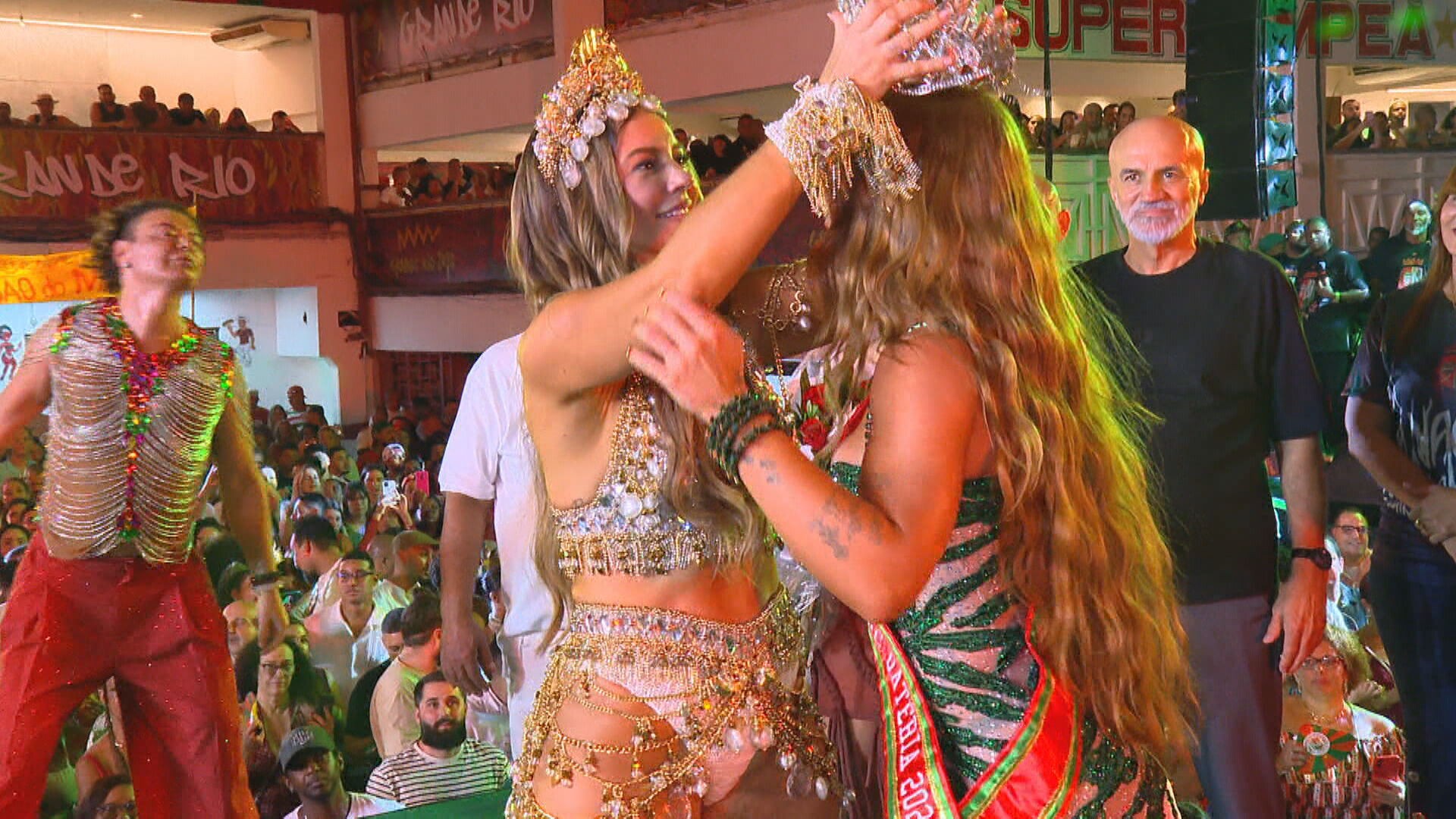 Grande Rio escolhe samba-enredo para o carnaval 2026; Virgínia é coroada rainha de bateria