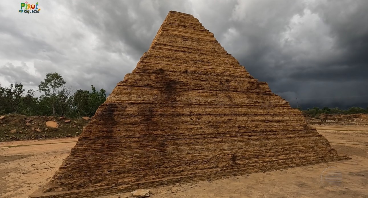 'Labirinto' em forma de castelo e pirâmide em solo piauiense: conheça as belezas naturais de Castelo do Piauí