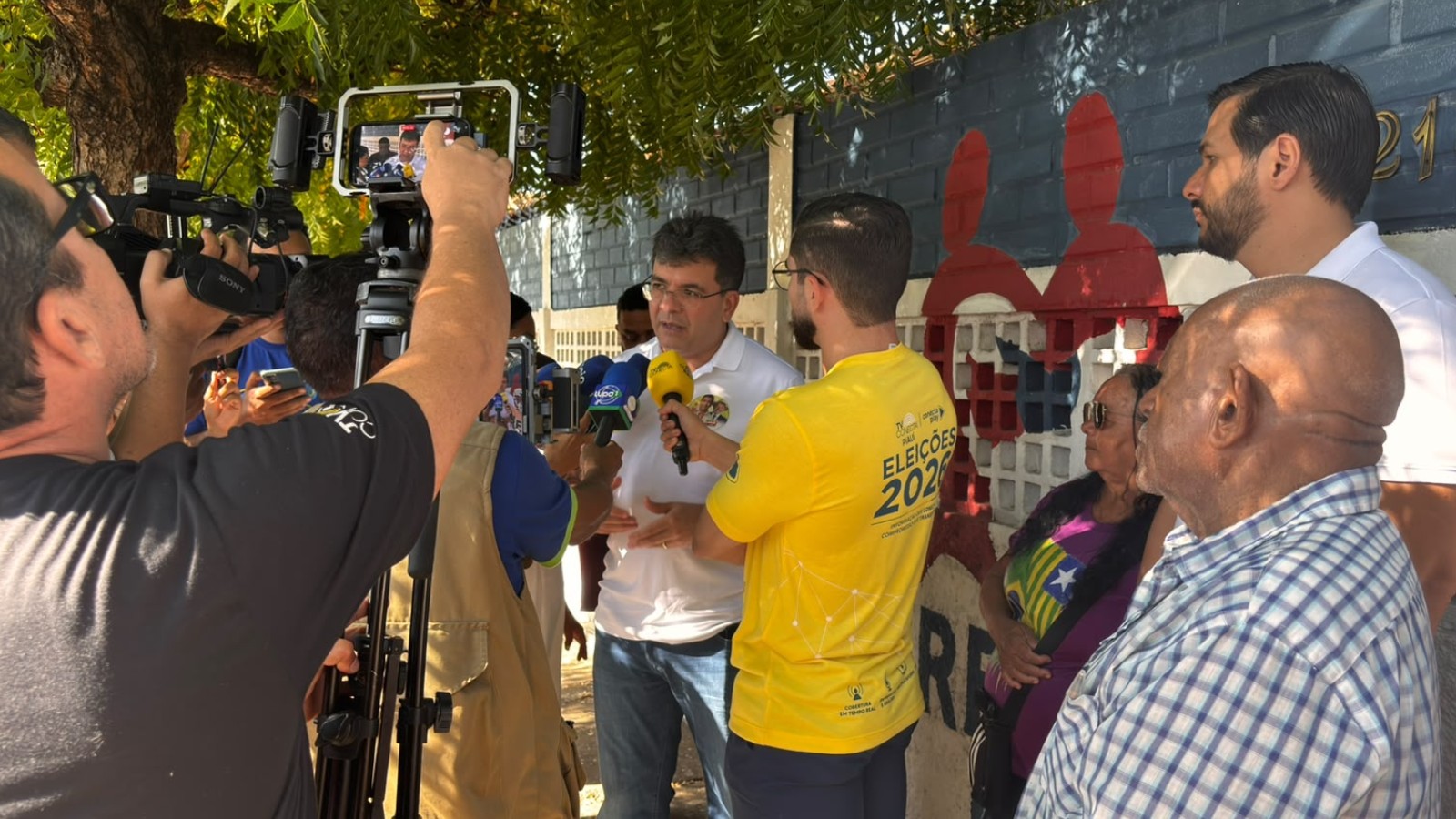 Rafael Fonteles defende ações integradas para a população idosa durante visita a instituição em Teresina
