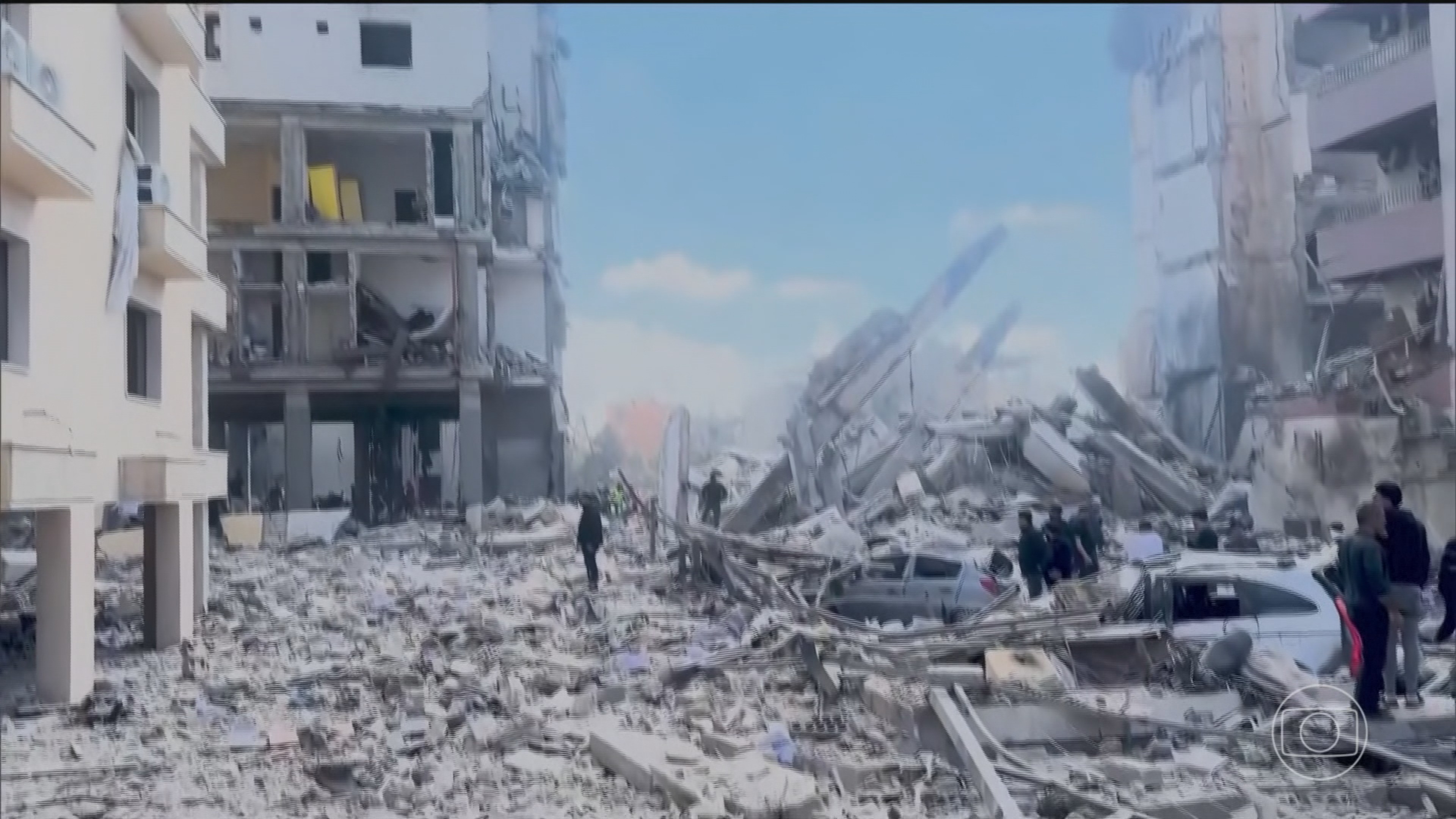 Com cessar-fogo entre Israel e Hezbollah, milhares de libaneses começam a voltar para casa