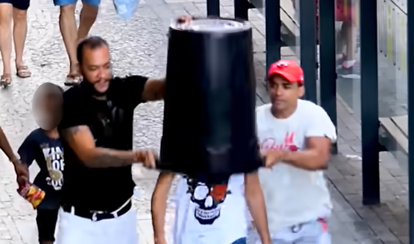 Influenciador é condenado a pagar R$ 50 mil em indenizações a alvos de 'pegadinhas' no Recife