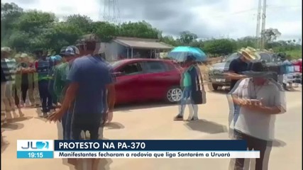 Manifestantes fecham rodovia que liga Santarém a Uruará