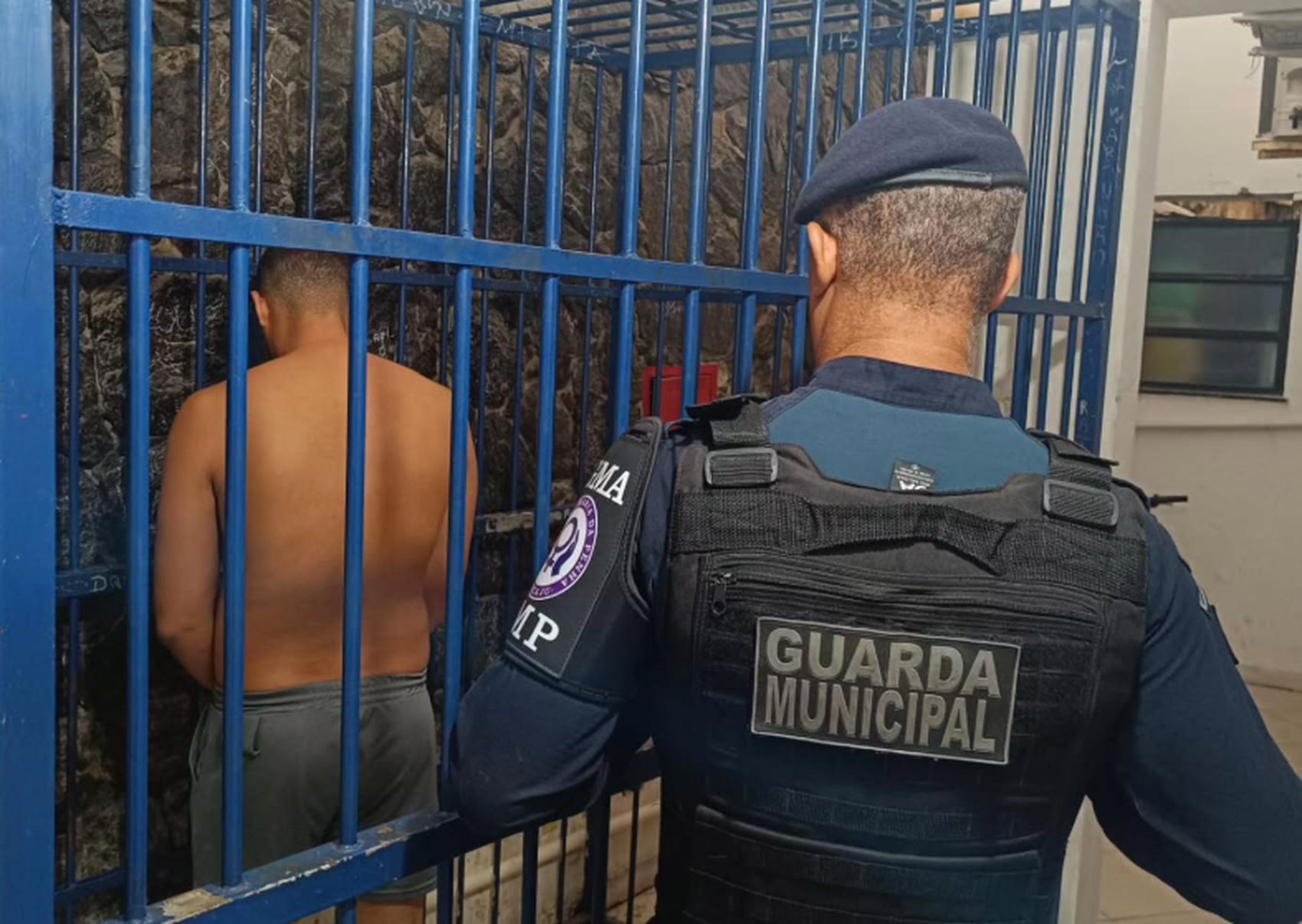 Homem é preso após invadir casa e agredir familiares em Aracaju