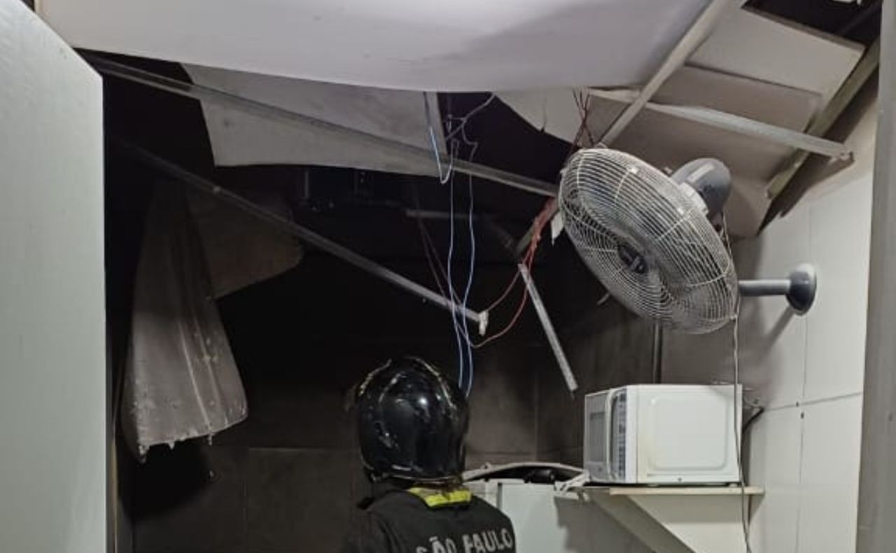 Explosão causada por vazamento de gás deixa mulher ferida em supermercado de Guaratinguetá