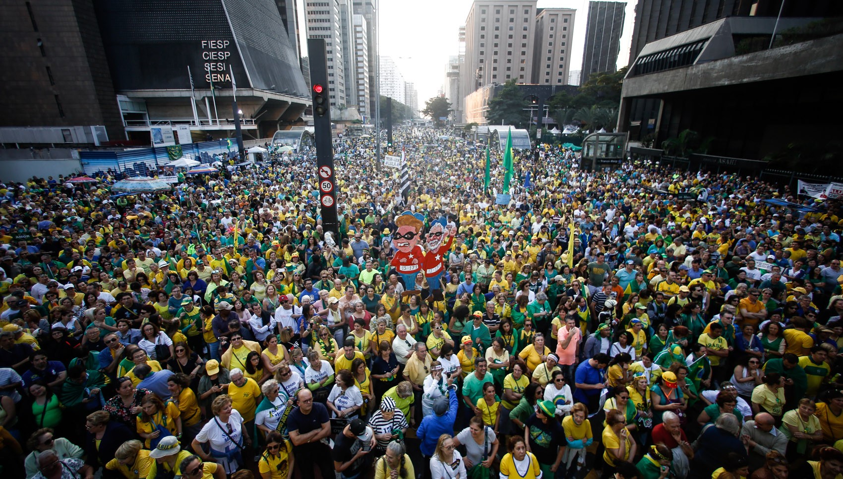 Como protestos pelo impeachment de Dilma dividiram classe média em duas ...