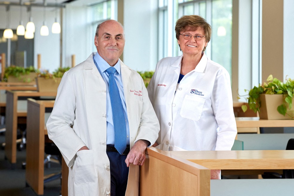 Nobel de Medicina de 2023 foi para Drew Weissman e Katalin Kariko por descoberta que permitiu criar vacina de RNA contra Covid — Foto: Peggy Peterson Photography/Penn Medicine/Handout via REUTERS