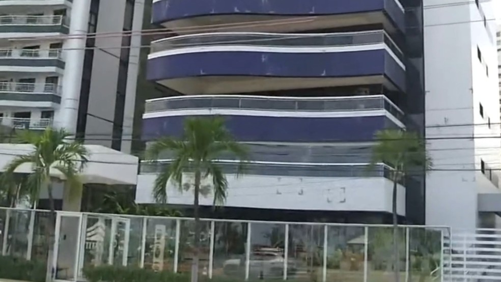Prédio de luxo fica na Beira Mar de Fortaleza, região turística da capital. — Foto: Reprodução/TV Verdes Mares
