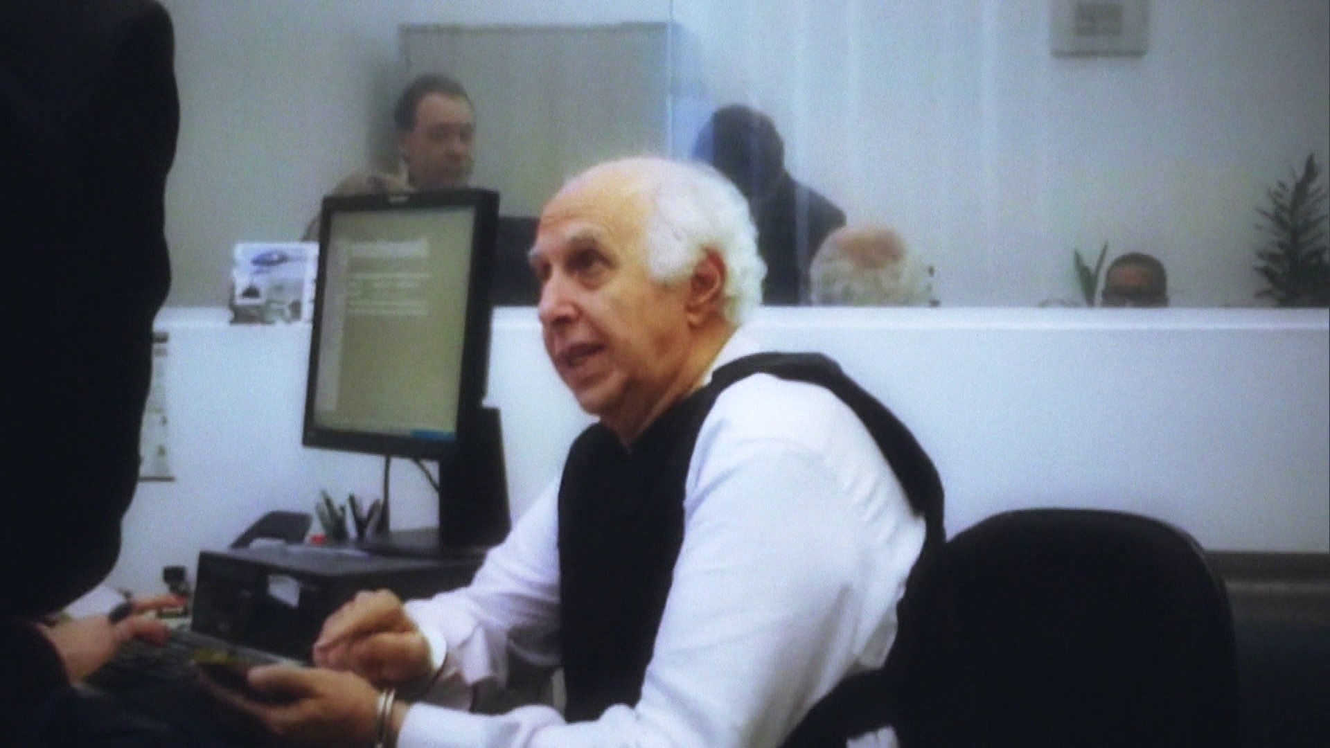 Defesa alega risco de morte súbita e pede prisão domiciliar a Roger Abdelmassih, condenado por estupro de pacientes