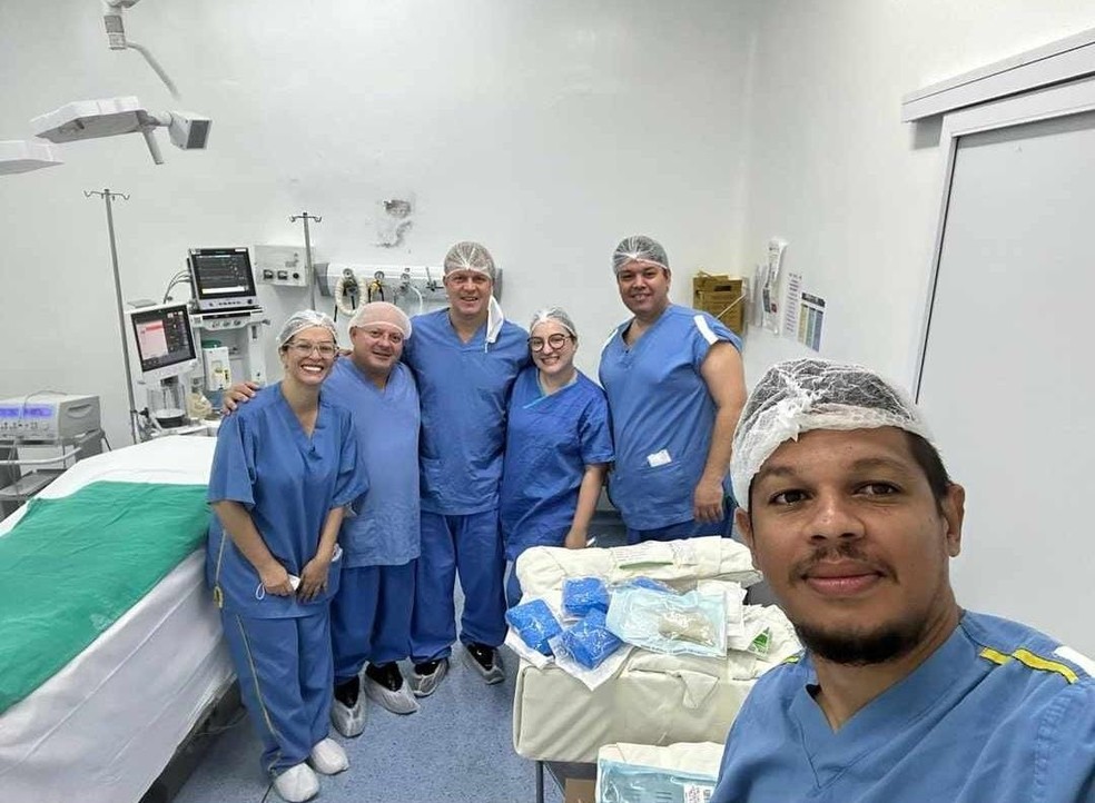 Equipe que realizou a cirurgia — Foto: Reprodução