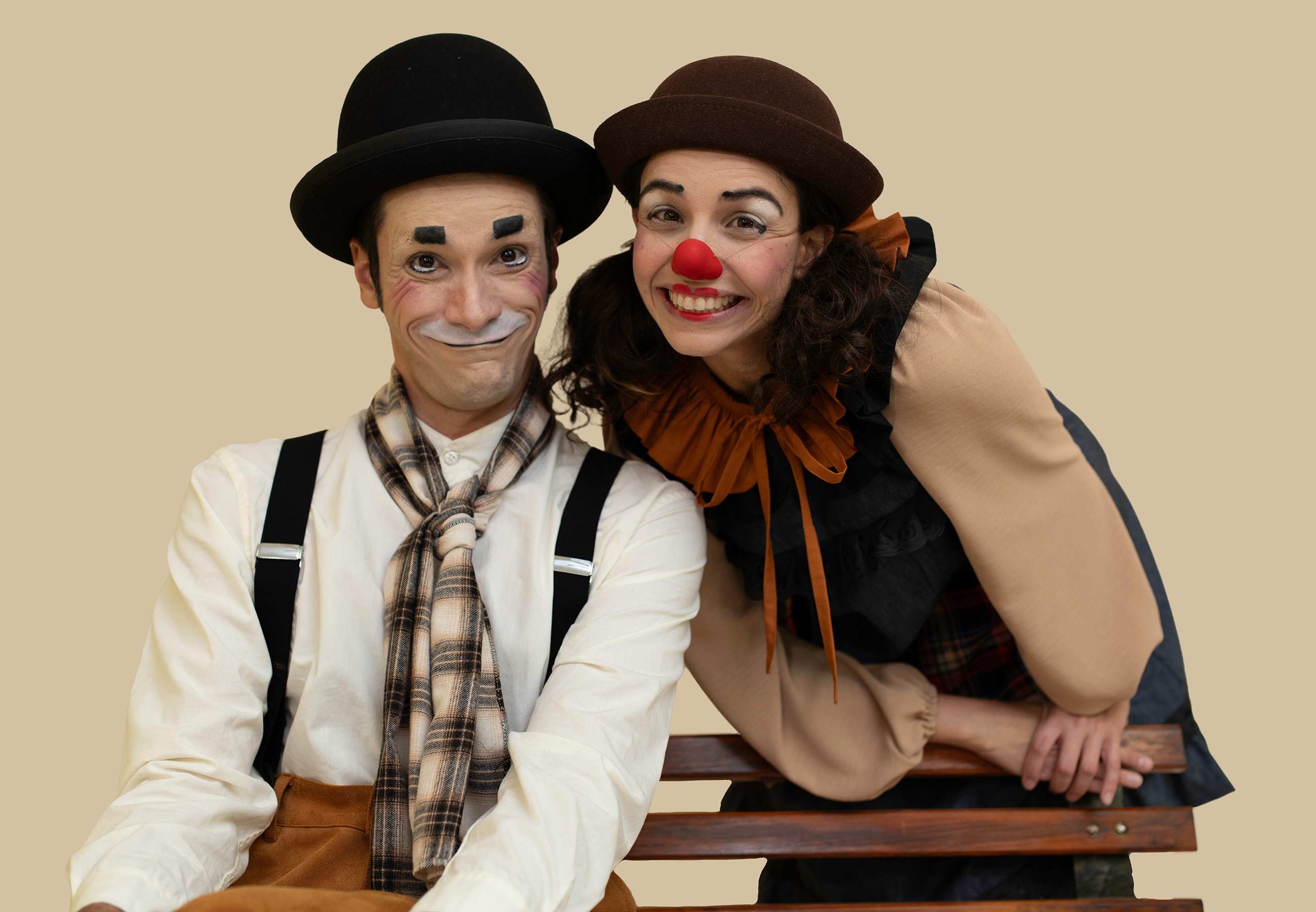 Sem uso de palavras, teatro diverte crianças com malabarismos e oferece acessibilidade ao público surdo em Presidente Prudente
