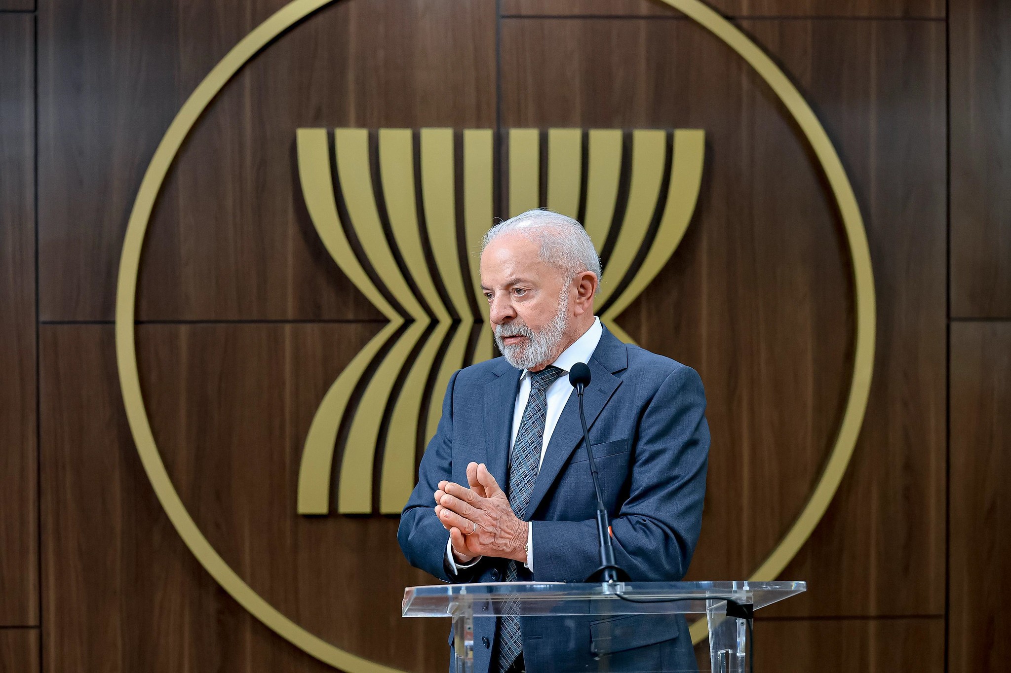Lula diz que traficantes 'são vítimas dos usuários de drogas' e que seria 'mais fácil' combater viciados 