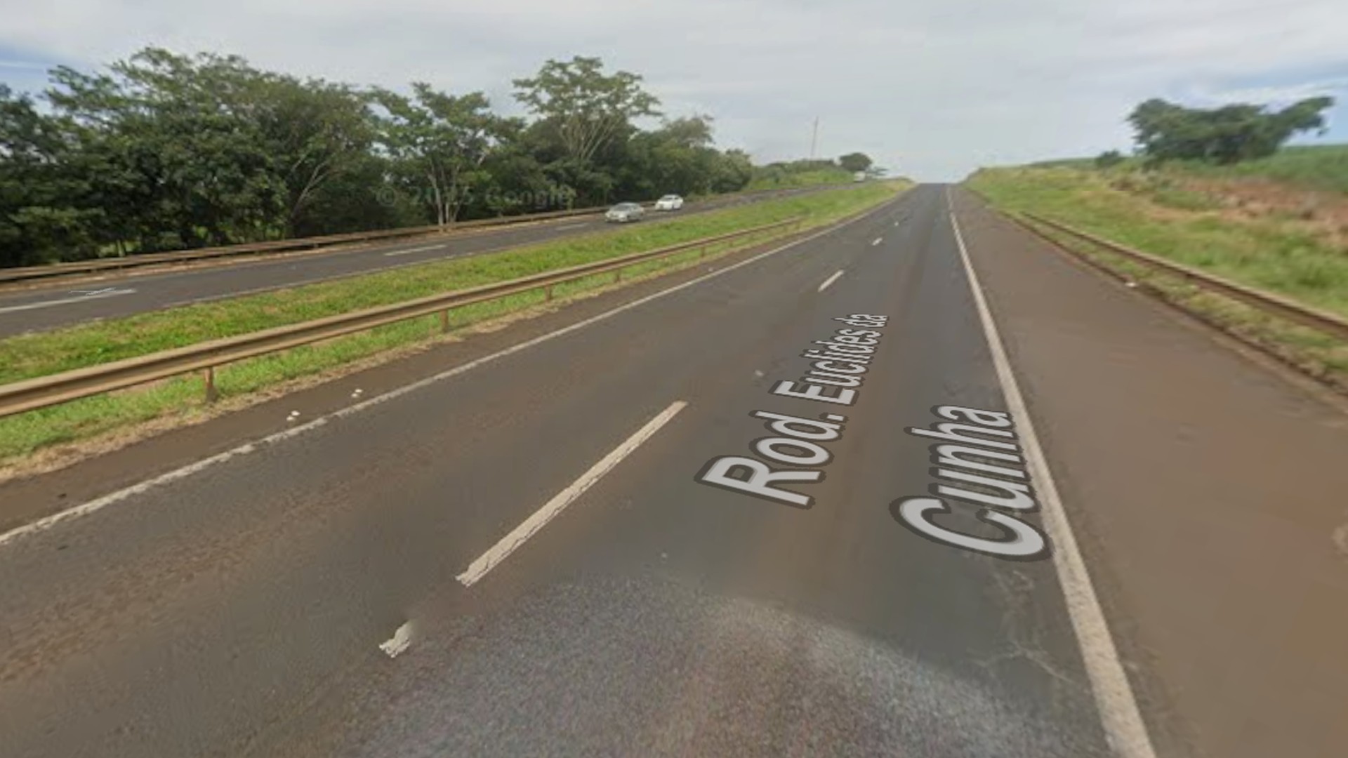 Motociclista morre após bater na traseira de caminhão na rodovia SP-320 em Fernandópolis