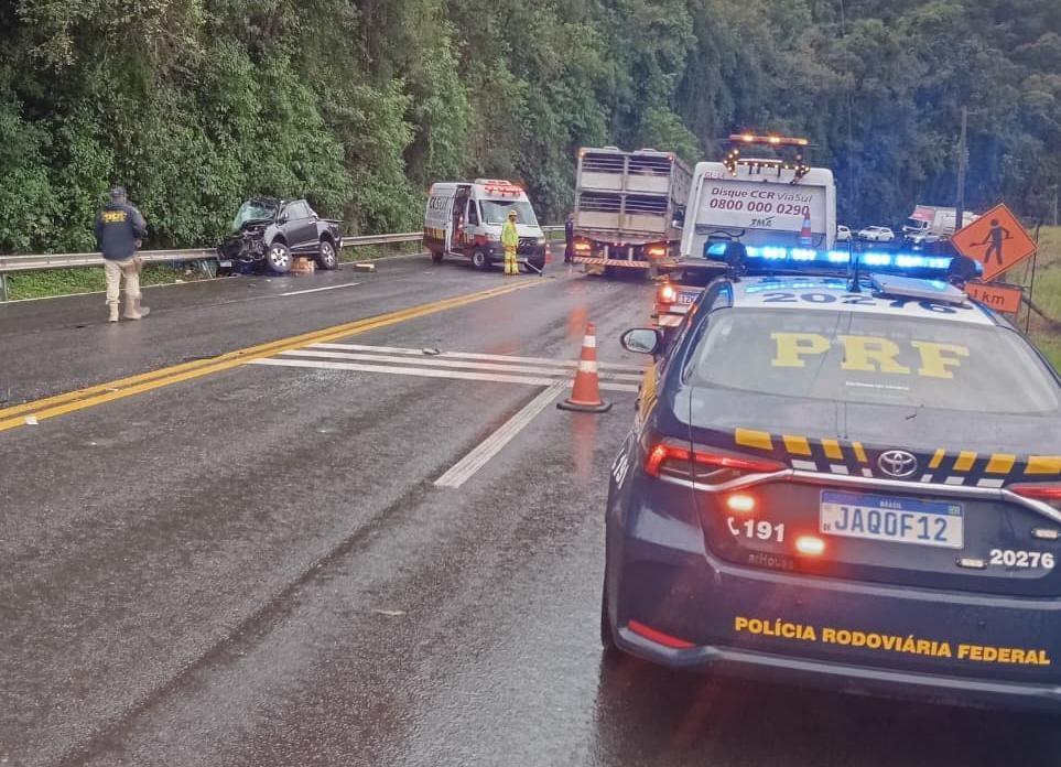 Acidente entre ônibus e caminhonete na BR-386 deixa dois mortos no RS
