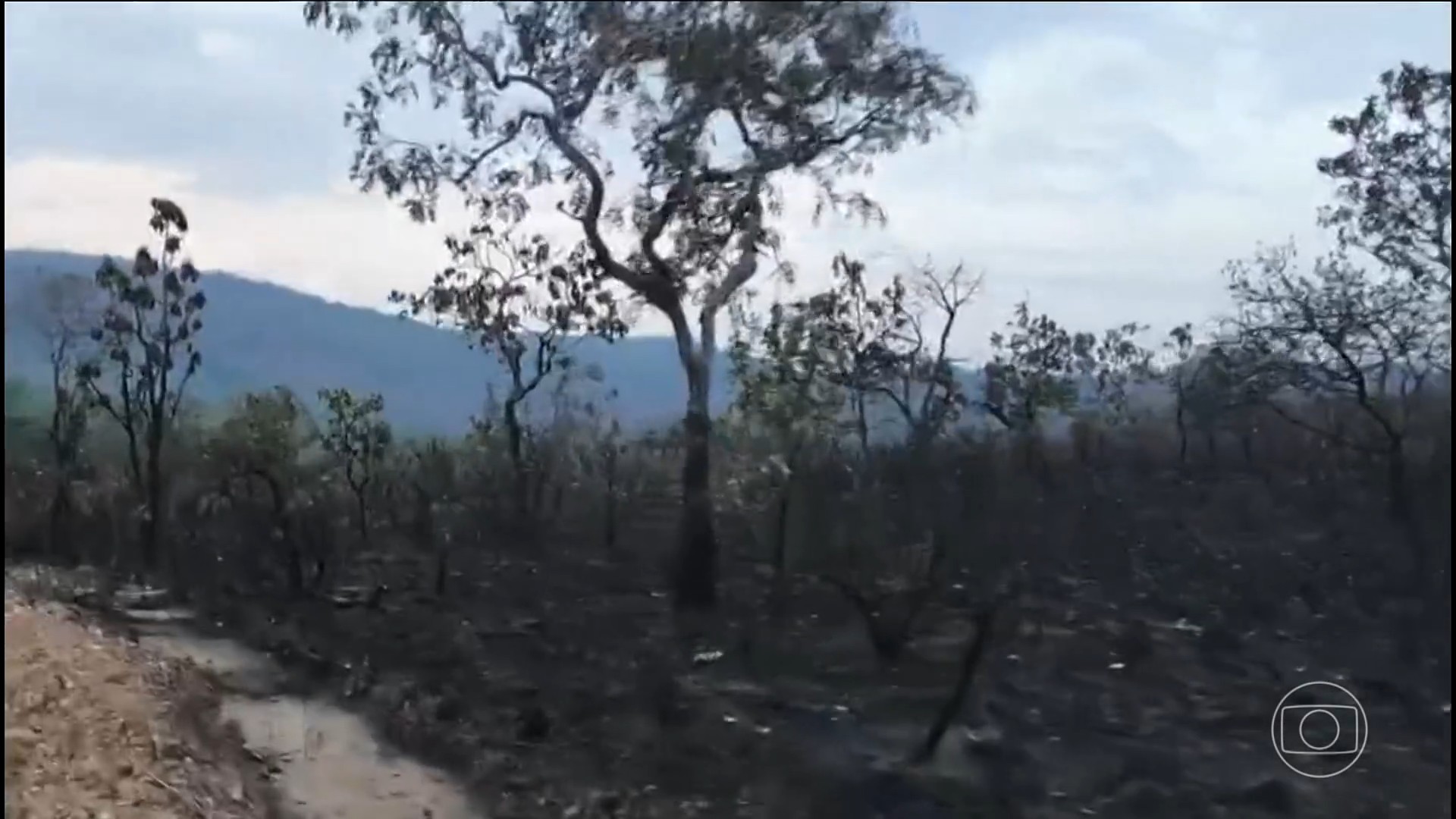 Queimada controlada ajuda a conter grandes incêndios na Chapada dos Veadeiros