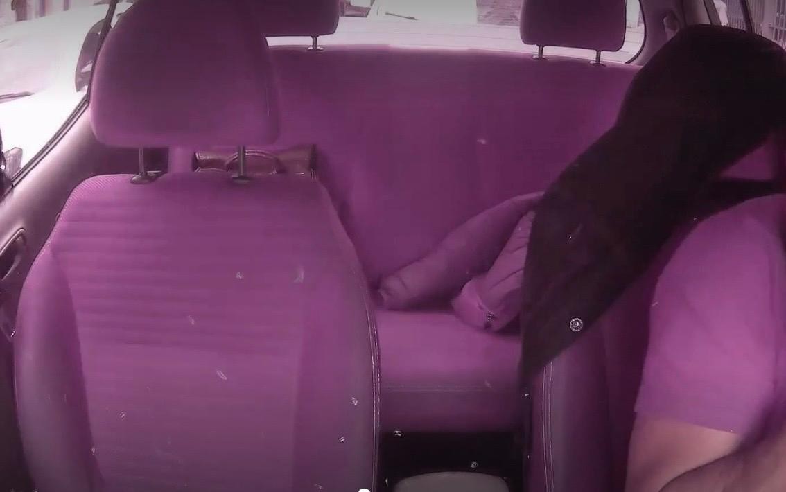 Vídeo mostra momento em que pastor é vítima de gangue do quebra-vidro no Centro de SP