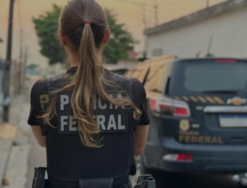PF cumpre mandado de busca a apreensão contra suspeito de praticar fraudes contra o INSS em São Luís — Foto: Divulgação/Polícia Federal